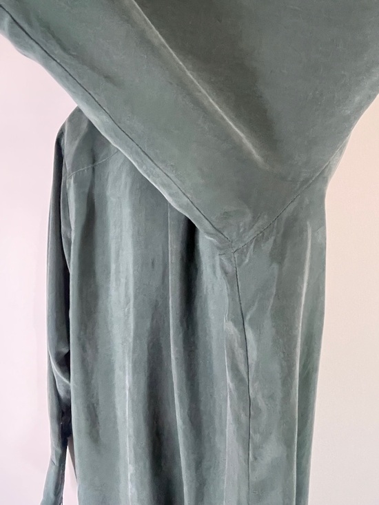 HATCH 100% Cupro Button Front Blouse Evergreen Size M-L - Picture 6 of 11